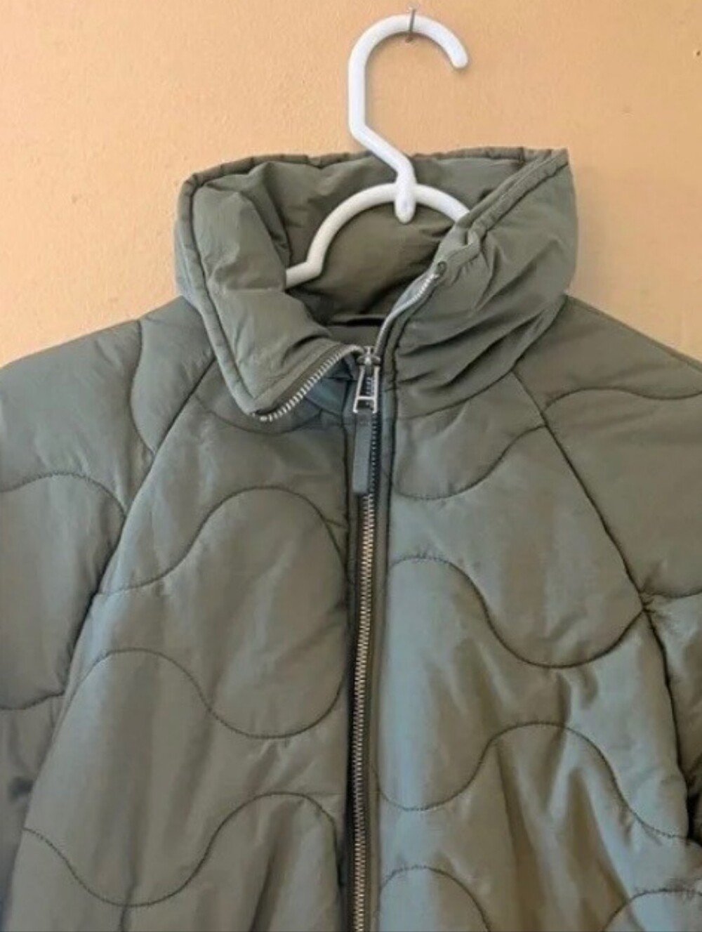 Universal Thread Light Olive Quilted Puffer Jacket